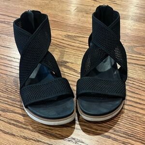 Eileen Fisher Knit Sport Sandals Size 9